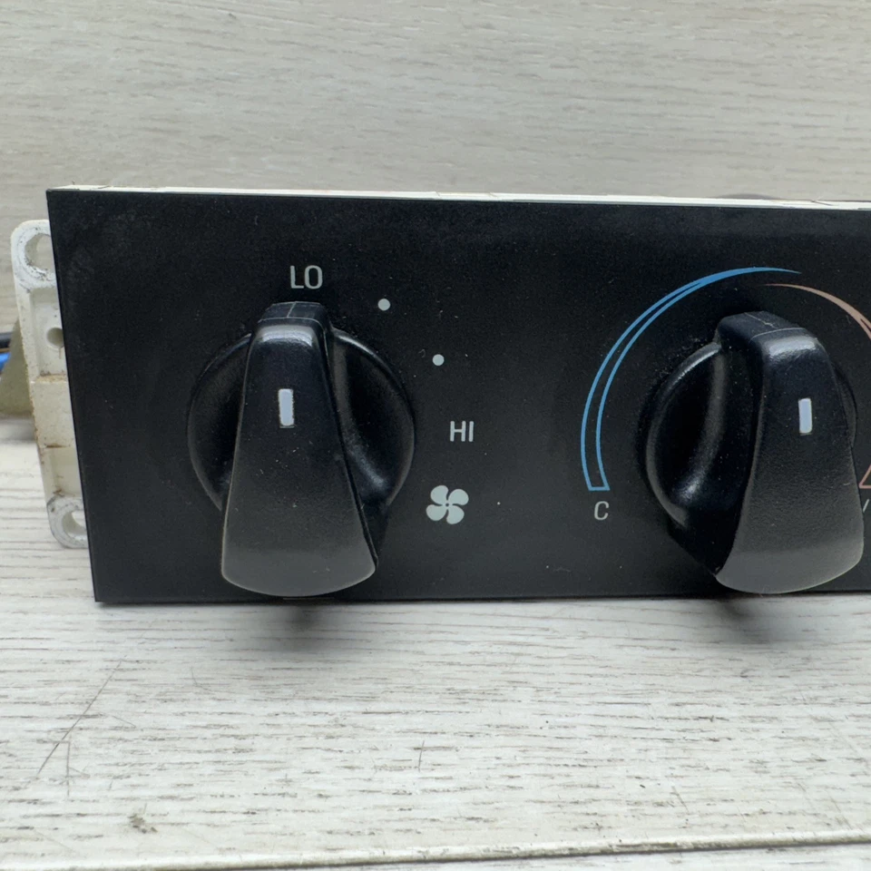 1992-1996 Ford Truck F-150 F-250 F-350 Bronco Heater HVAC Climate Control OEM - Image 2 of 4