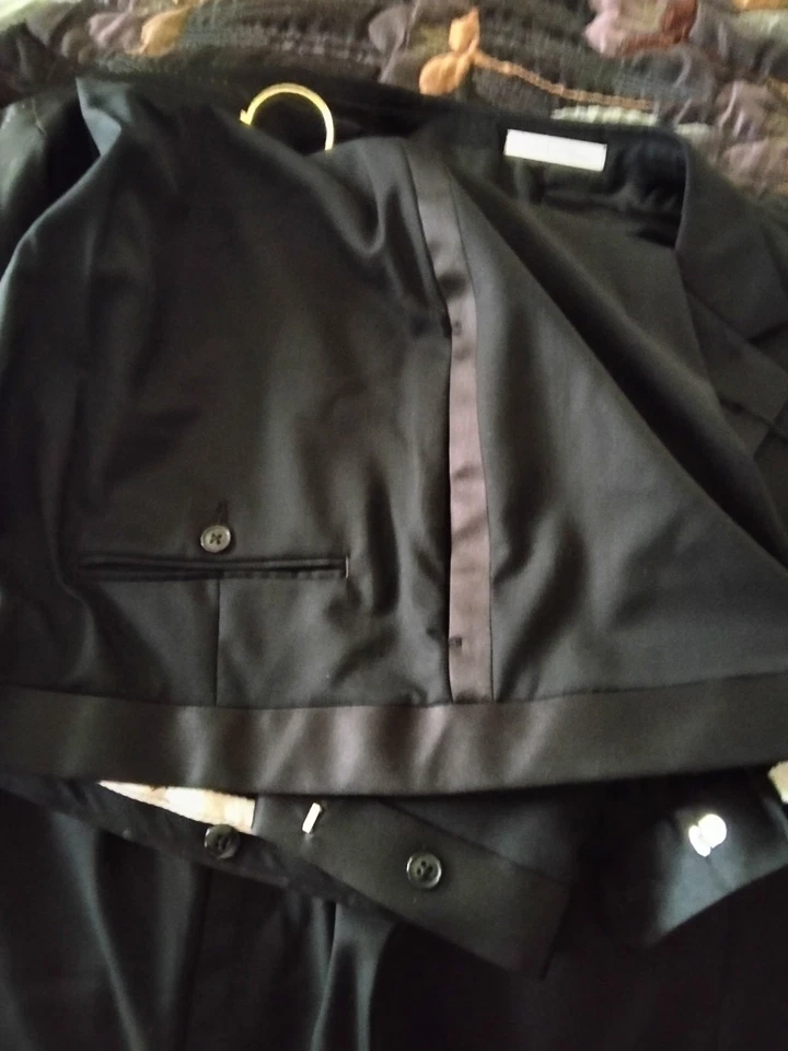 Esmoquin nuevo Foto 4 de 4