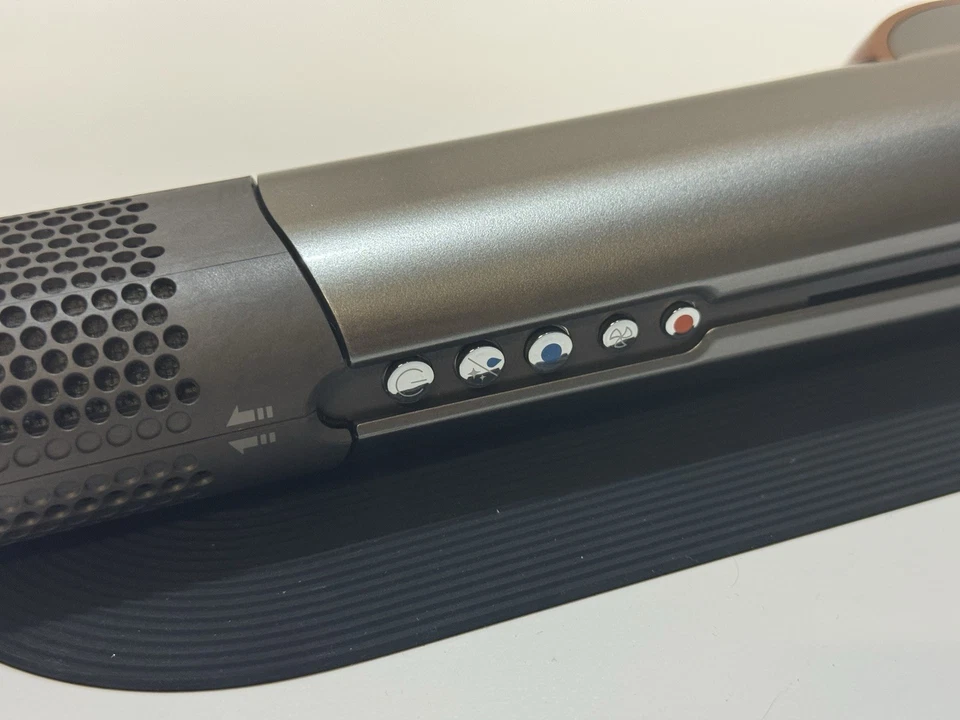 Piastra asciugacapelli Dyson Airstrait 2024 - Usato come Nuovo - Image 3 of 4