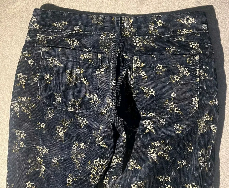 Pantalones de pana Pilcro para mujer talla 31 negros florales pierna recta tiro medio Foto 4 de 4