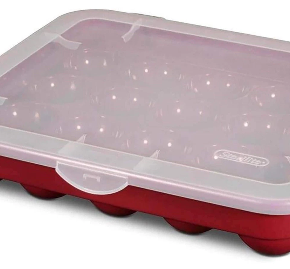 Estuche de almacenamiento Sterilite 20 adornos navideños con tapa rojo organización navideña Foto 3 de 4