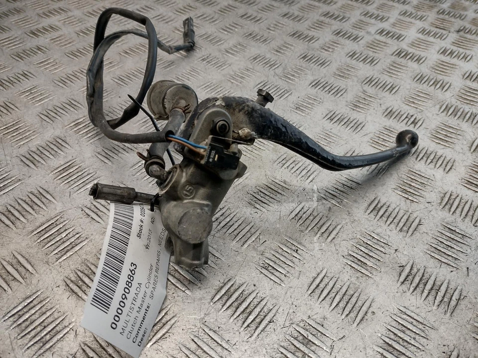 Ducati Multistrada 1200 S Tourin 2015 embrague cilindro maestro Foto 3 de 3