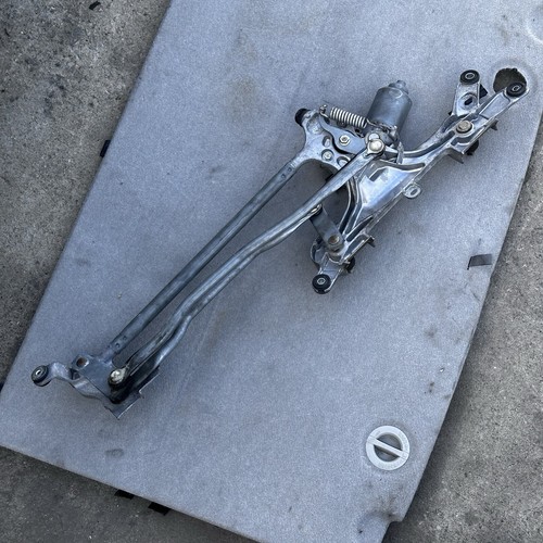 10-15 TOYOTA Prius Front Windshield Wiper Transmission Linkage W/ Motor OEM