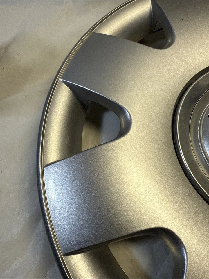 2001–2005 Volkswagen Beetle 15” Hubcap Wheel Cover OEM 1C0 601 147J/K - Image 2 of 4