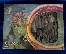 VTG Parker Brothers Lord of The Rings The Fellowship of the Ring Chess Set 2002