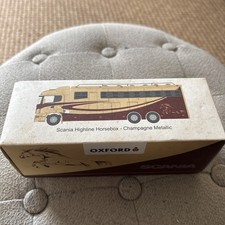 Oxford 76SHL01HB 1:76 Scania Highline Horsebox Metallic Champagne - Boxed