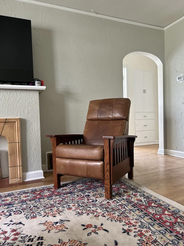 Sillón de cuero estilo misión - Excelente estado  Foto 3 de 4