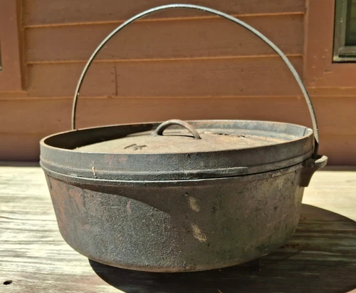 Vintage Lodge 14" Camping Dutch Oven Cast Iron Pot