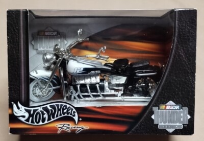 2002 Hot Wheels Racing ~ Thunder Rides Ryan Newman #12 Alltel Motorcycle #55738