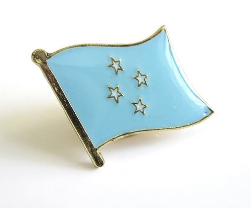 Pin's (épinglette) Drapeau Finlande - 2 x 2 cm