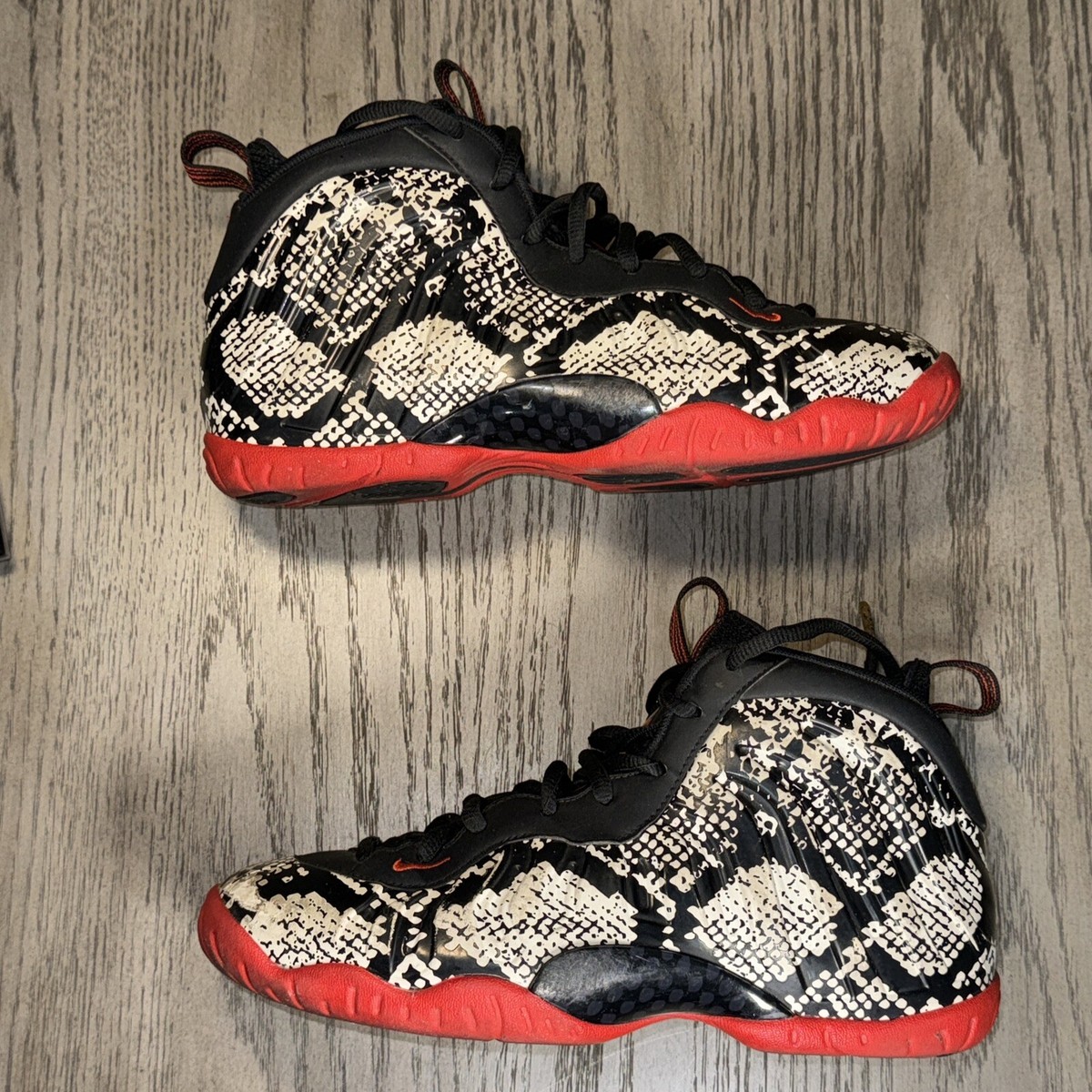 Nike Air Foamposite One GS Sz 6Y Albino Snakeskin Cream Black Red