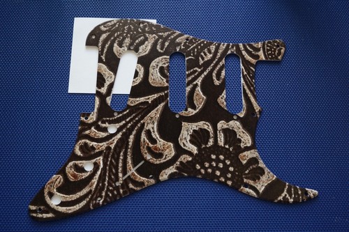 NUEVO Golpeador Stratocaster 11 orificios para Fender Strat impresión de cuero mecanizado estándar - Imagen 1 de 2