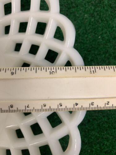 Vintage Milk Glass Lattice Fruit Bowl With Scalloped Edges 10 3/4 In x 2 In - Picture 5 of 15