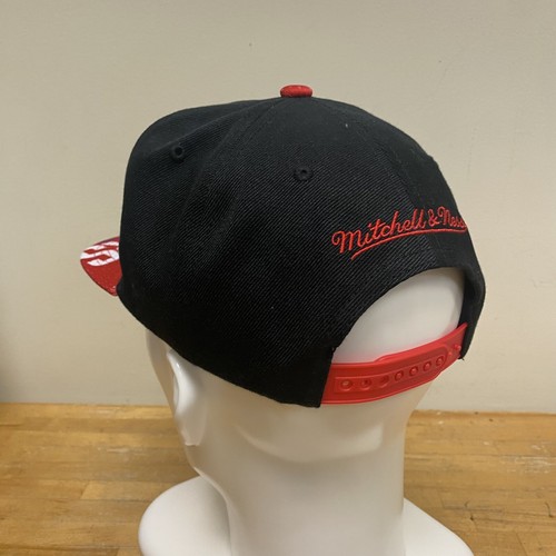 Mitchell & Ness Los Angeles Clippers Snapshot Black/Red Adjustable Snapback Hat - Picture 5 of 15