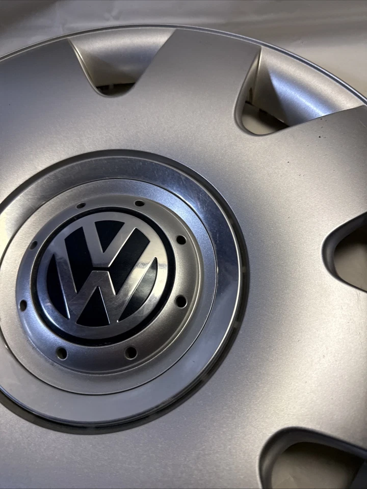 2001–2005 Volkswagen Beetle 15” Hubcap Wheel Cover OEM 1C0 601 147J/K - Image 3 of 4
