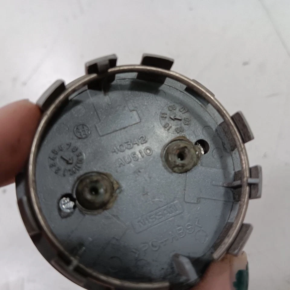 Nissan LEAF Wheel Rim Center Cap 2013 2014 2015 2016 2017 - Image 3 of 4