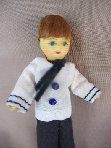 Broche prendedor miniatura de 2 1/2" de tela Käthe Kruse muñeca Klaus como nuevo en caja - Imagen 4 de 9