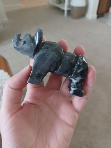 Handcarved Gray And White Marbled Onyx Stone Rhinoceros Figure Shelf Sitter - Picture 8 of 8