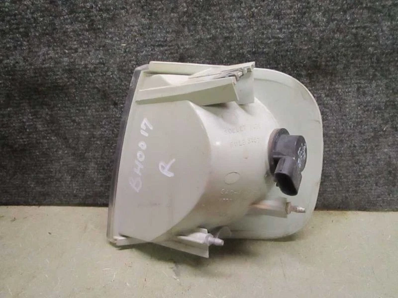 1997 - 2003 年福特 F150 乘客右侧转向信号 — 第 2/4 张图片