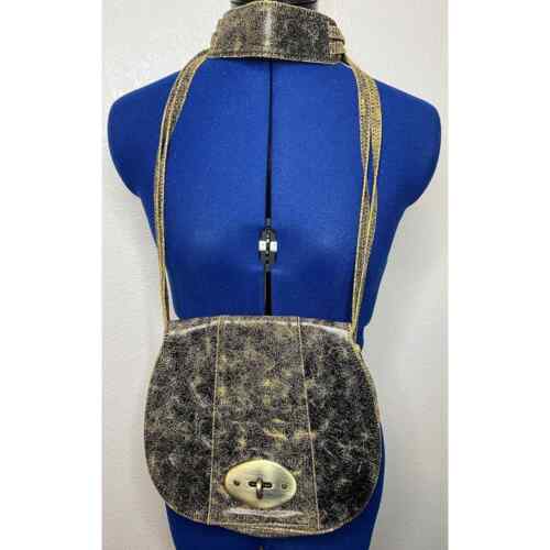 Bryna Nicole Saddle Bag Black Cracked Leather Brass Button Crossbody - Foto 1 di 11