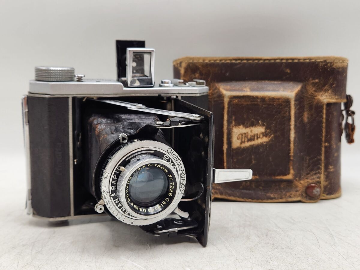 Vintage Minolta Chiyoko 120 Folding Camera w/ 75mm F3.5 Lens Vintage Minolta Chiyoko 120 Folding Camera w/ 75mm F3.5 Lens