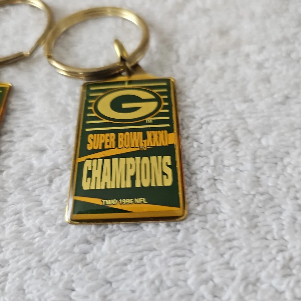 Pair Vintage 1996 NFL Green Bay Packers Super Bowl Champions XXXI Keychains USA - Image 3 of 4