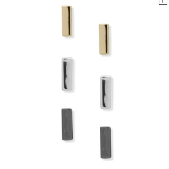 Dkny stud hotsell earrings