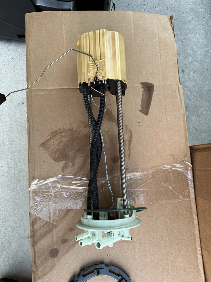 11-16 Duramax Fuel Sending Unit  - Image 3 of 4