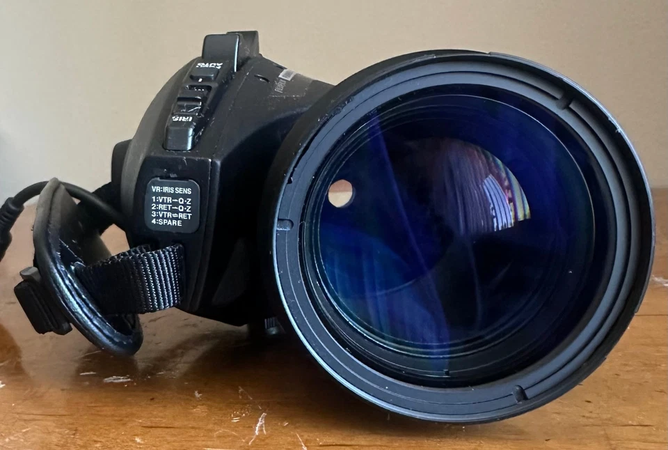 Fujinon XT 17x4.5BRM-K14/ 1:1.6/4.5-77mm HD ENG Servo Grip TV Video Zoom Lens - Image 3 of 4