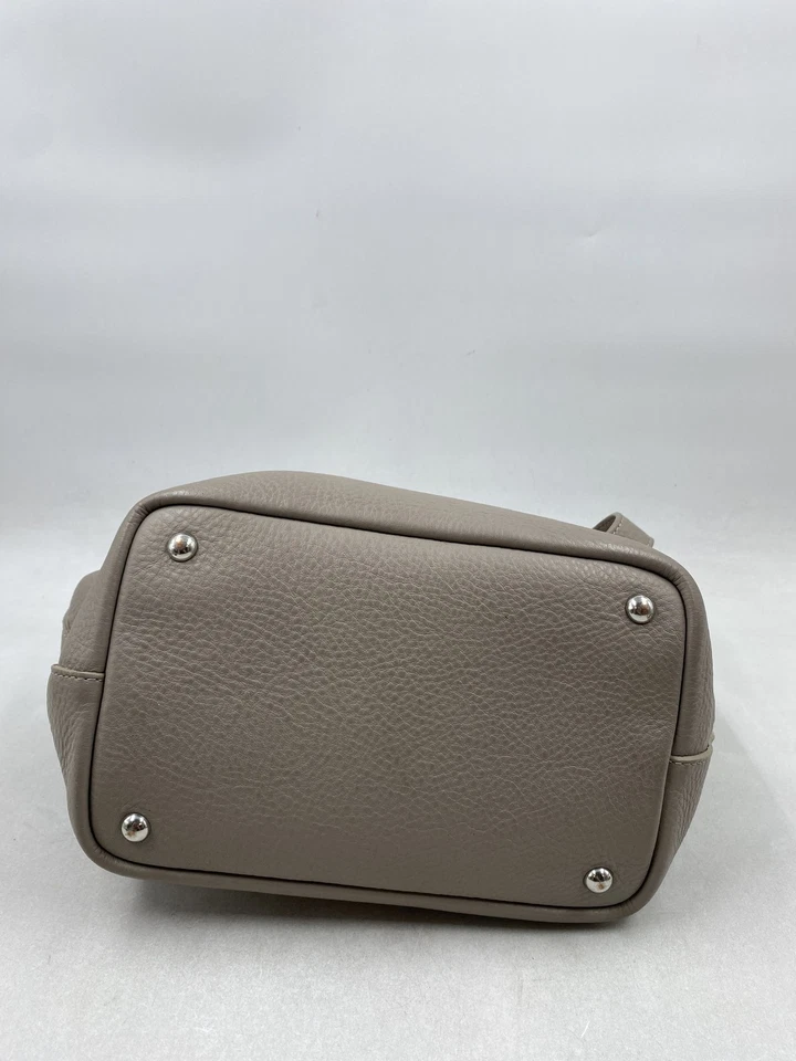 Bandolera Meli Melo de cuero gris topo Foto 3 de 4