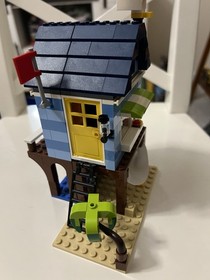 LEGO CREATOR: Beachside Vacation (31063) - Mostly Complete