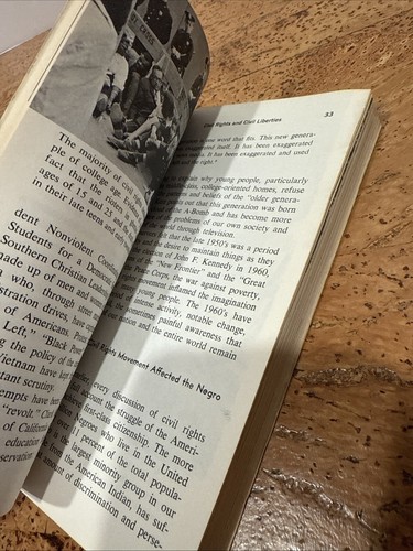 Civil Rights and Civil Liberties by Gerald Leinwand First 1st Edition VG PB 1968 - Picture 10 of 10