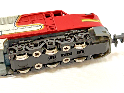 Con-Cor N Scale Santa Fe #51 PA-1 Diesel Locomotive DC Powered 001-002002(01) - Picture 8 of 9