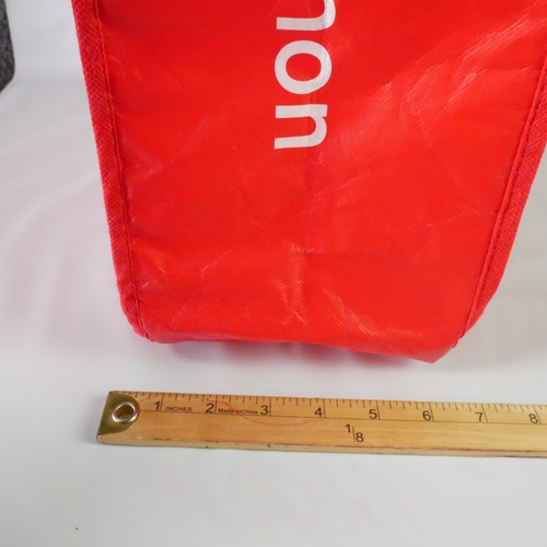 Bolso de Mano Rojo de Compras Reutilizable Lululemon Cierre a Presión 14" x 16" x 7" - Imagen 8 de 9