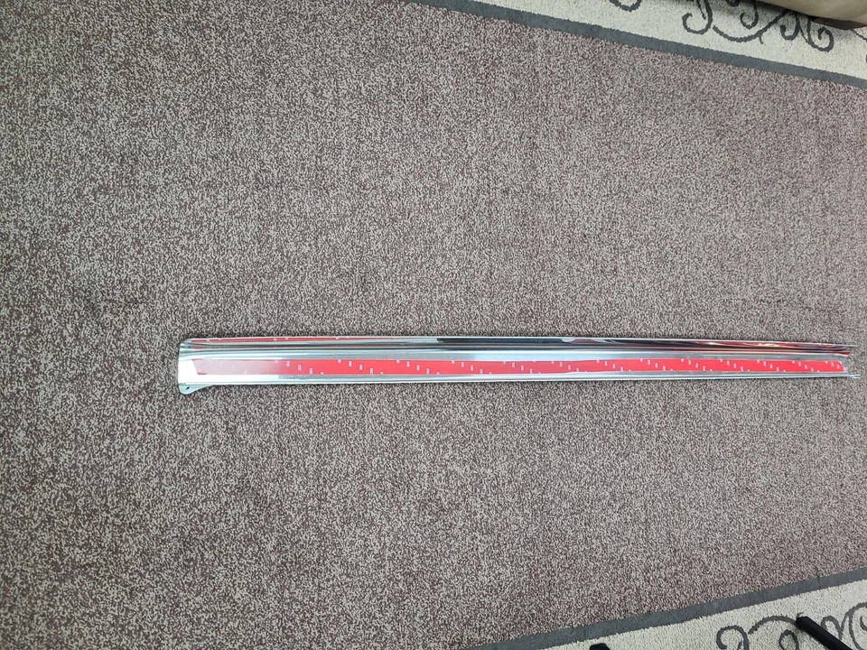 Tapa puerta trasera de acero inoxidable Dee Zee 19521 2008-2013 Chevrolet Silverado 1500 Foto 2 de 2