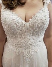 Bead  lace ivory wedding dress size 16w