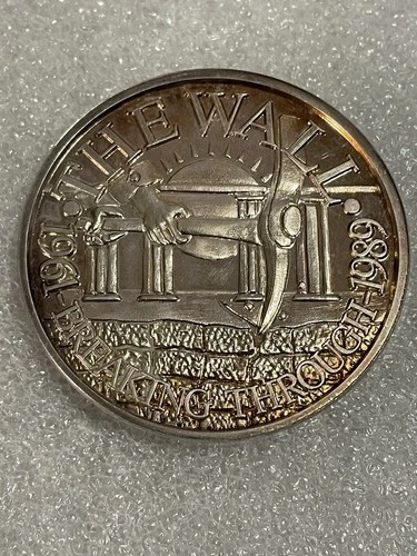 1989 Collapse Of The Berlin Wall 3 Troy OZ .999 Fine Silver Original Box-No COA