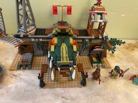 LEGO 70014 Legends of Chima: The Croc Swamp Hideout - 100% Complete with Manuals