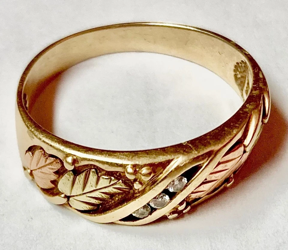 Black Hills 10K gold bi-color grape leaves ring by Coleman, 3 diamonds, 10.25+ - Image 2 of 4