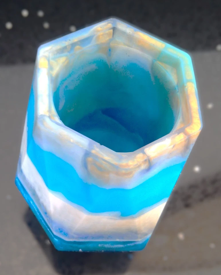🧡 Handmade Resin Hexagonal Vase – Modern Geometric Design - Image 3 of 3