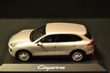 Porsche Cayenne (958) 2014 Minichamps Dealer Edition Diecast vehicle in 1/43