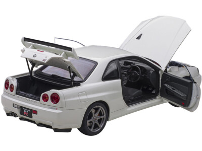 AUTOart NISSAN SKYLINE GT-R (R34) V-SP　Ⅱ Amazon.com: AUTOart 1/18 Nissan Skyline GT-R (R34) V Spec II