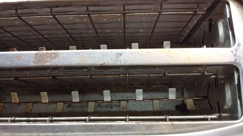 Oster Toaster Electric Stainless 4-Slice Long Slot Bagel Defrost Pop Up Silver - Image 2 of 4