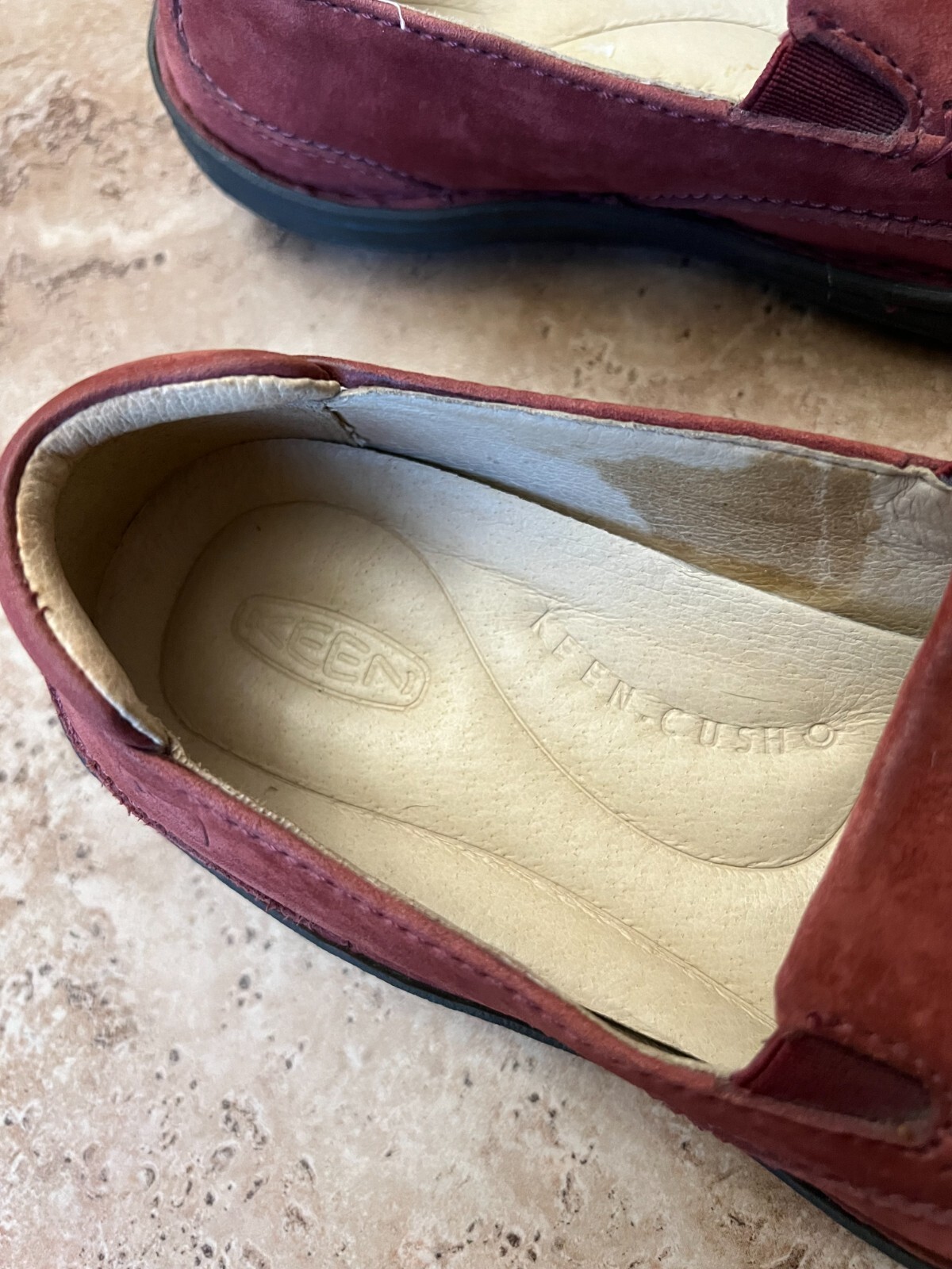 Zoccoli mocassino Keen Kaci donna rosso nabuk punta tonda scarpe comode trail 6 5