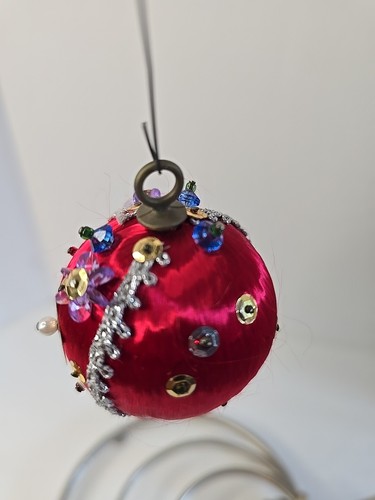 VTG Beaded Sequin Push Pin Christmas Ornament 70s MCM Mod Handmade OOAK Red 14 - Picture 3 of 8