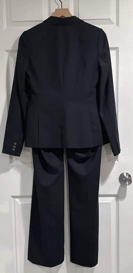 Conjunto de traje blazer de lana negra Banana Republic Martin Fit (6) y pantalones de pierna ancha (8) Foto 2 de 4