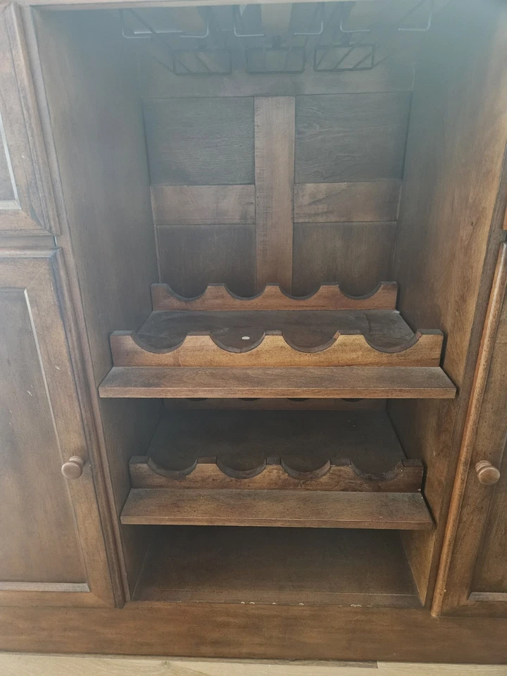 Home Bar with storage for drinks - Image 4 of 4