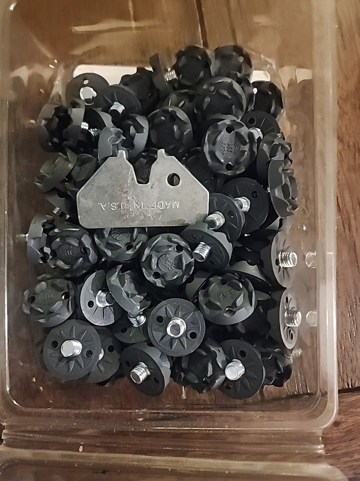 Champ Tred-Lite SP Replacement Golf Spikes 150-Pack Standard Thread ...