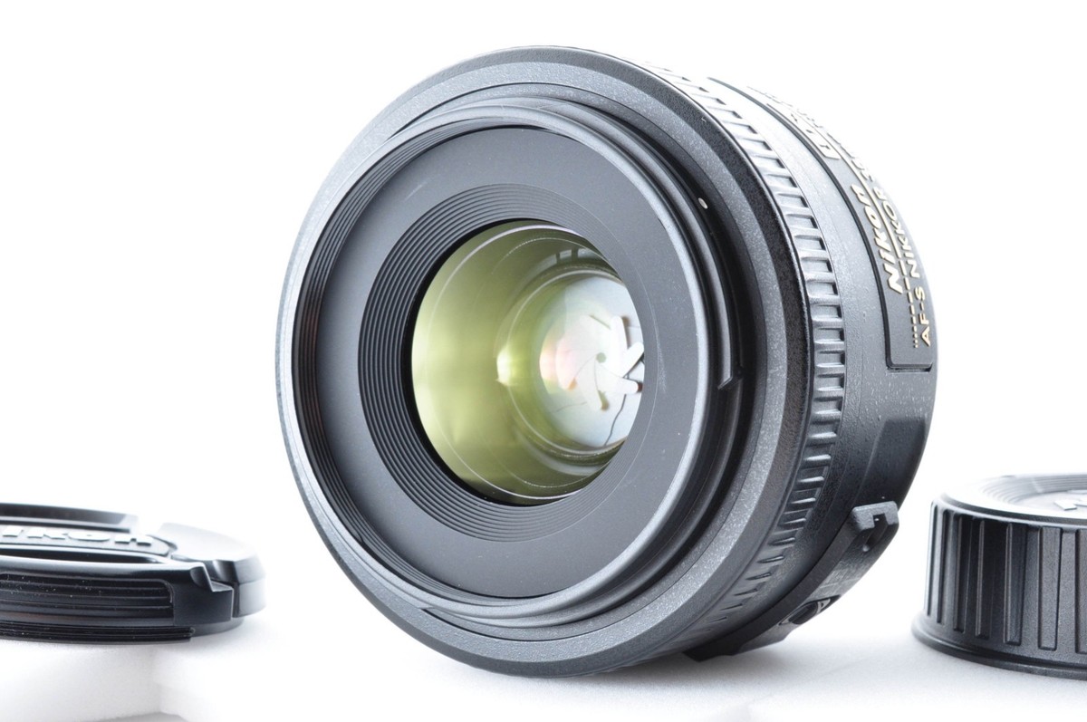 Nikon ニコン AF-S DX NIKKOR 35mm f/1.8G 箱付き Amazon.com : Nikon AF-S DX NIKKOR 35mm f/1.8G Lens with Auto