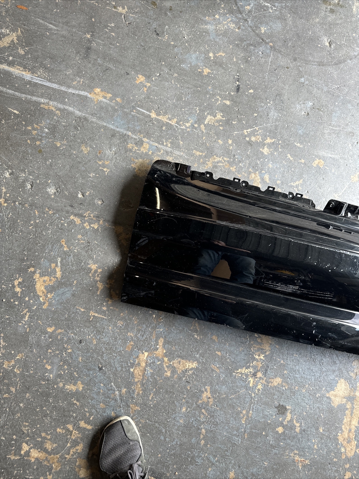 2018-2020 Rolls Royce Cullinan RR31 Trunk lid bottom Cover Panel Damaged